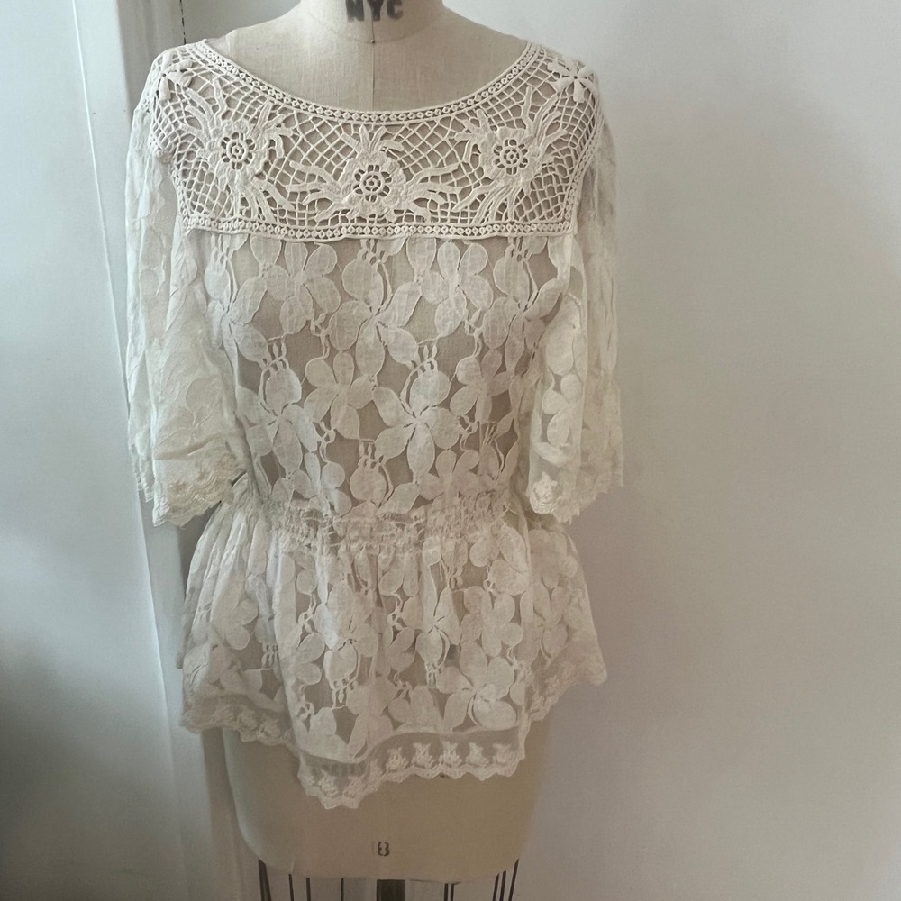 Decorated Originals White Floral Lace Peplum Blouse‎ Crochet Yoke Medium Boho